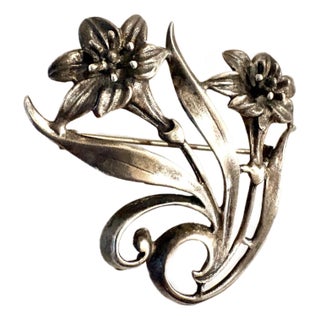 Mid 20th Century Sterling Silver Flower Brooch For Sale