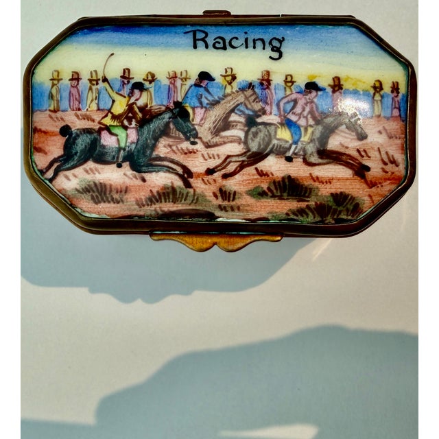 English Horse Racing Enamel Trinket Box Early 19th Century For Sale - Image 4 of 11