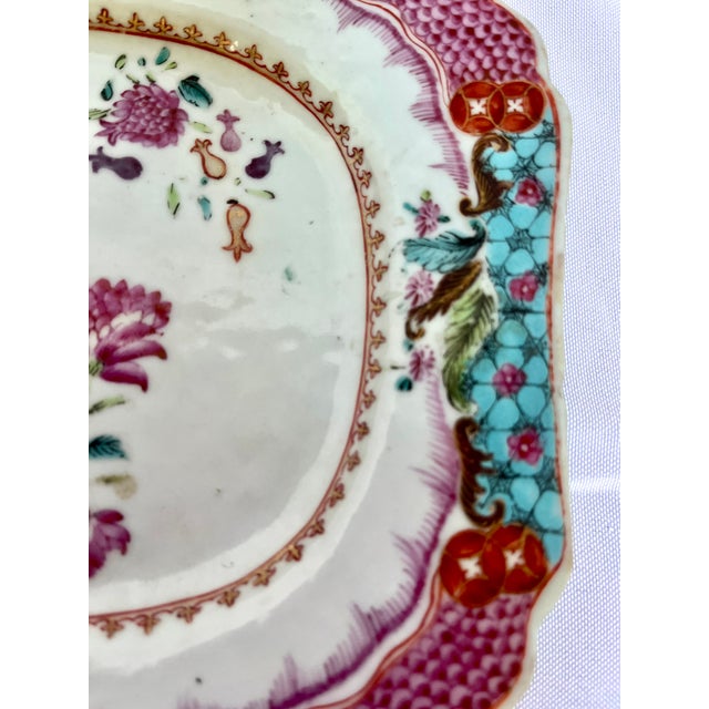 18th Century Chinese Export Famille Rose Porcelain Small Platter With Pink Scale Border For Sale - Image 10 of 16