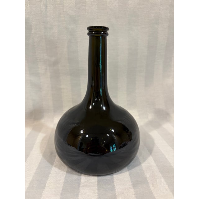 Rustic European Vintage Onion Bottle in Deep Green For Sale - Image 3 of 12