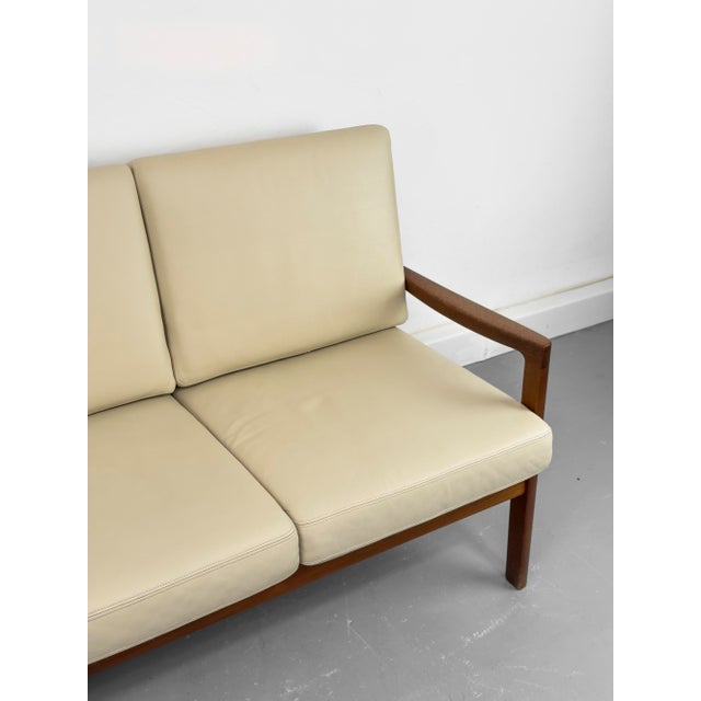 3-Seater Senator Sofa in Leather and Teak by Ole Wanscher for Cado, 1977 For Sale - Image 11 of 18