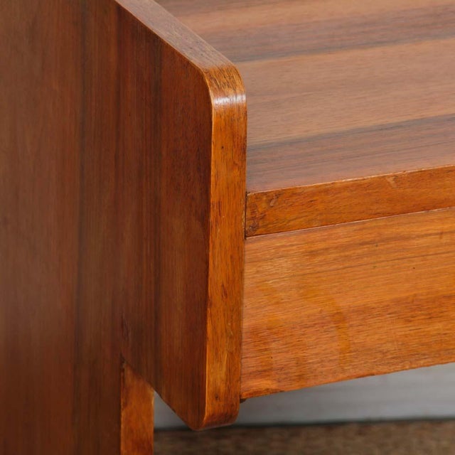 Small Modern French Desk, 1940s, in Good conditions. Designed 1920 to 1949