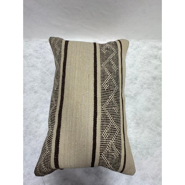 Contemporary Turkish Hemp Pillow Cushion Natural Beige Brown Pillow Cushion Cover 16" x 24" For Sale - Image 3 of 4