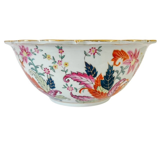 1970s Large Scalloped Chinese Export Tobacco Leaf Porcelain Statement Centerpiece Bowl For Sale In San Diego - Image 6 of 7