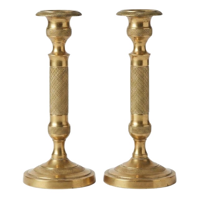 French Bronze Candlesticks with Diamond-Patterned Columns, 1910s, Set of 2 For Sale