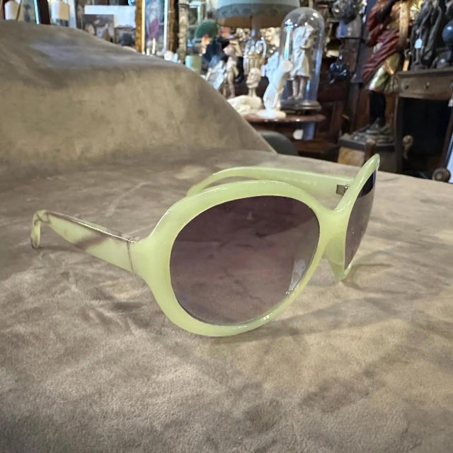 1990s 1990s Vintage Fake Green Marble Acetate Bon Bon Italian Sunglasses For Sale - Image 5 of 11