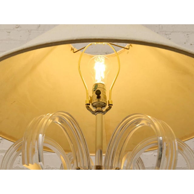 Textile Mid 20th Century Sculptural Lucite Loop Table Lamp With Clear Curved Base and Linen Shade For Sale - Image 7 of 8
