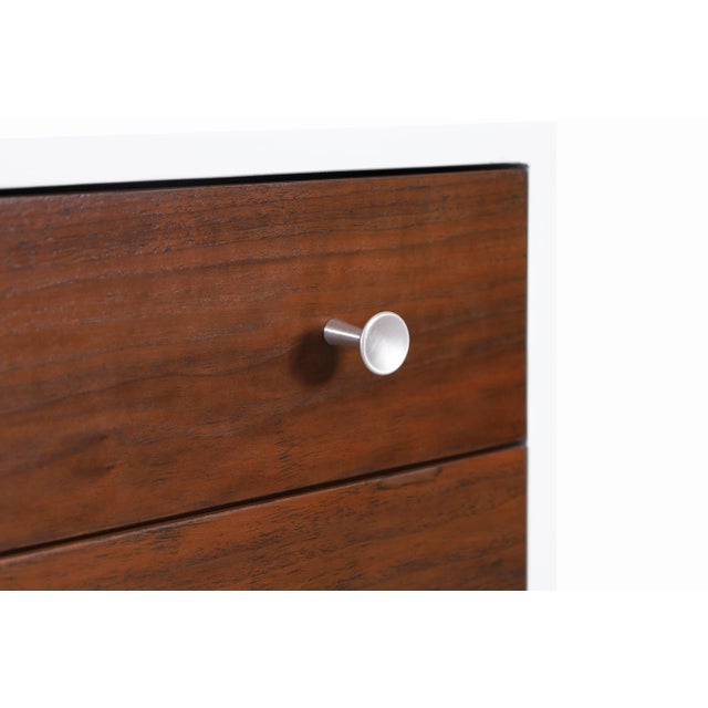 1950s Mid-Century Walnut and Lacquered Dresser by Milo Baughman for Glenn of California, 1950s For Sale - Image 5 of 9