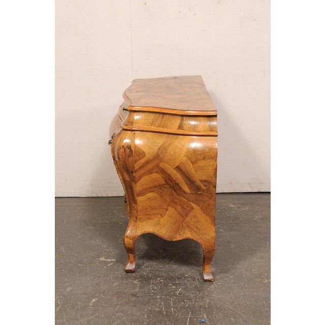 Mid 20th Century Italian Beautifully Veneered Bombé Chest For Sale In Atlanta - Image 6 of 14