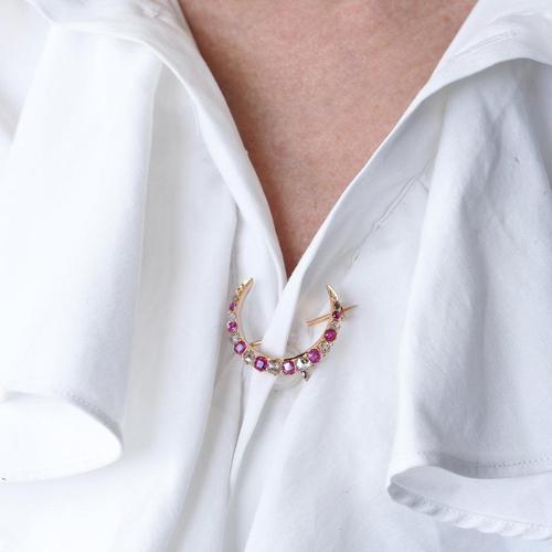 Antique Victorian 18 Karat Gold Crescent Brooch with Ruby and Diamond, 1880s For Sale - Image 14 of 18