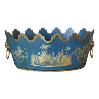Vintage Mottahedeh Large Italian Chinoiserie Blue & Gilt Monteith Style Tole Scalloped Cache Pot / Jardinere / Planter For Sale
