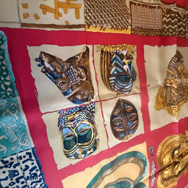 A 1982 Full Set Hermes Carrè Silk Scarf Masques Et Casques by Julia Albadie For Sale - Image 14 of 18