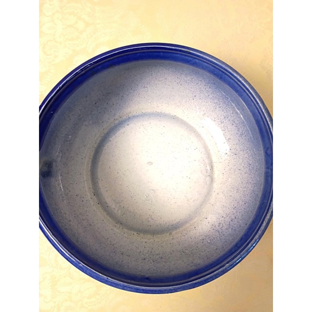 Late 19th Century Victorian Cobalt Blue and White Chamber Pot Antique Spatter Rim Pink Rose Floral Cachepot Planter Jardiniere For Sale - Image 5 of 7