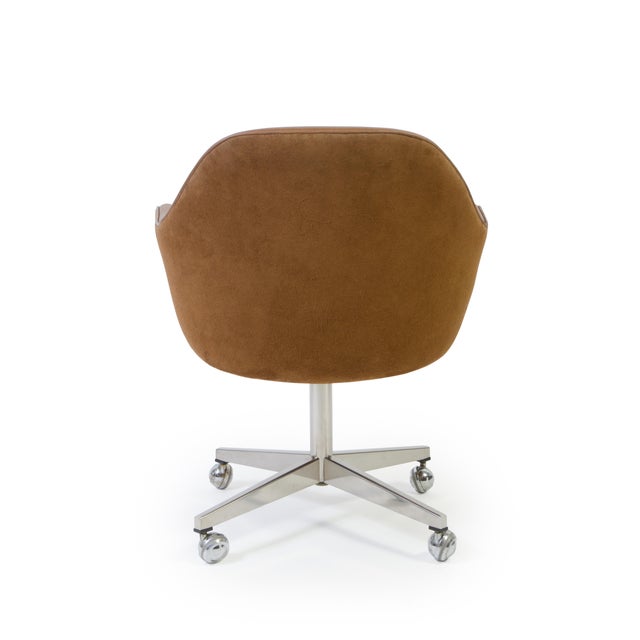 Knoll Knoll Desk Chair in Contrasting Saddle Leather/Suede, Vintage Swivel Base For Sale - Image 4 of 8