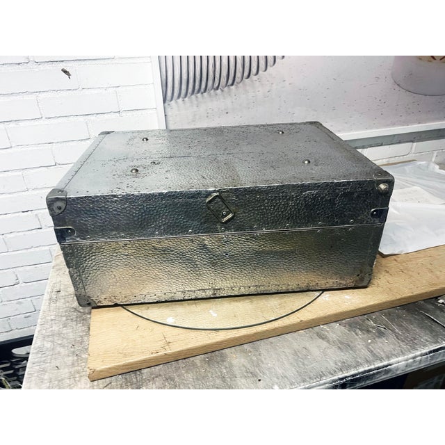 German Hammered Metal Photographers Camera Suit Case 1950 For Sale - Image 11 of 13