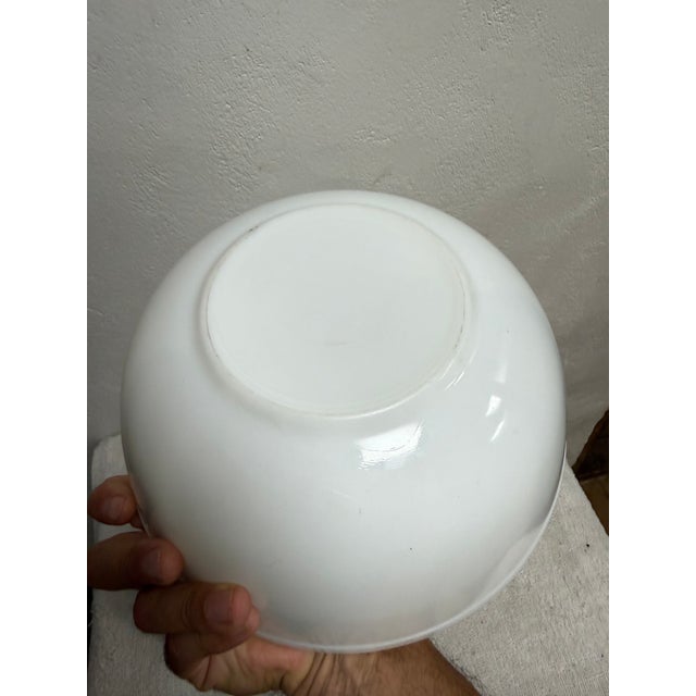 Mid-Century Modern 1950s Pyrex True Opal White Nesting Mixing Bowl Unmarked Milk Glass No Pattern For Sale - Image 3 of 9