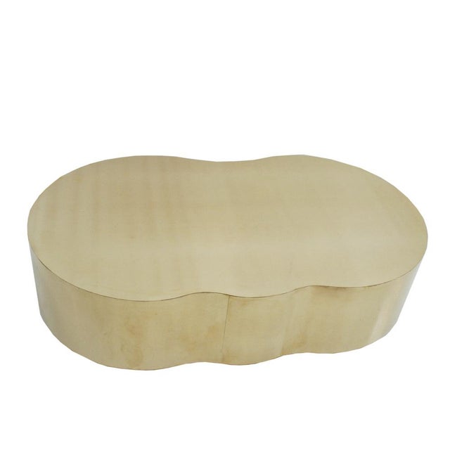 Curved Coffee Table with Brass-Plated Wooden Structure For Sale - Image 4 of 9