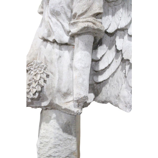 2 Sitting Angels With Wreath Garden Figurines, Mid-20th Century For Sale - Image 4 of 4