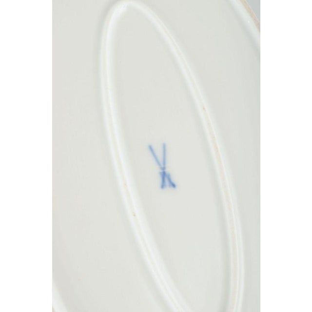 Oval Porcelain Bowl with Lilac Floral Motif from Meissen, Germany, 1930s For Sale - Image 4 of 5