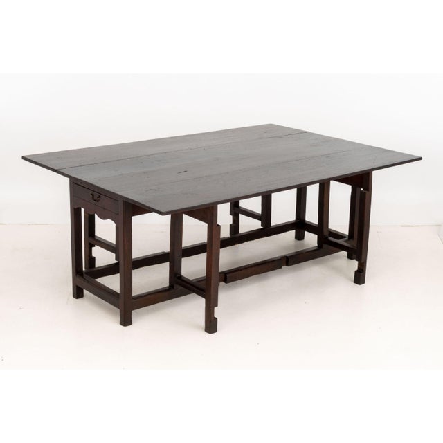 Georgian Mahogany Gate-Leg Dining Table For Sale In New York - Image 6 of 11