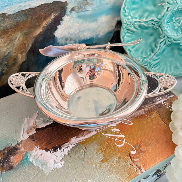 Antique Victorian Quadruple Silverplate Butter Cooler With Cow Finial and Butter Knife by Meriden Brittania Co. For Sale - Image 11 of 17