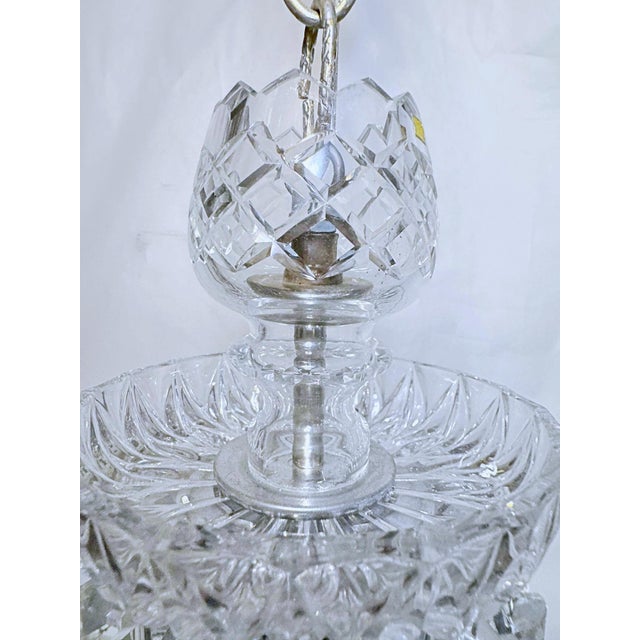 1950s Vintage Elegant Crystal Chandelier With Colonial Crystals For Sale - Image 5 of 9