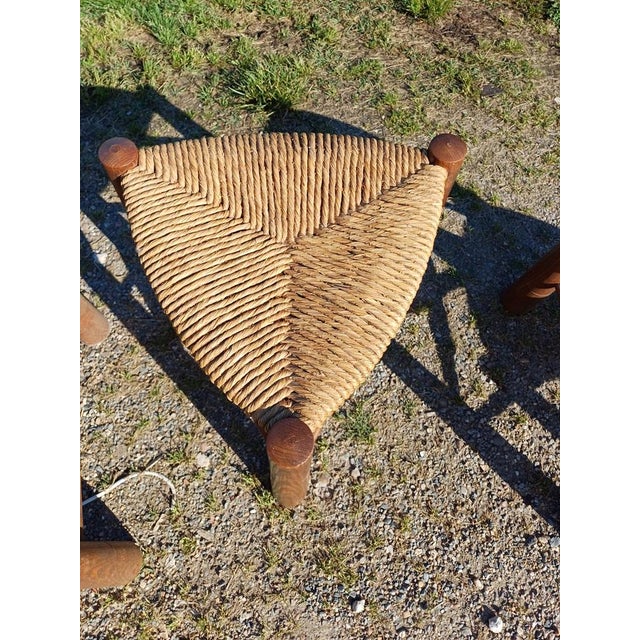 1950s Vintage Triangular Tripod Wood and Straw Stools, 1950, Set of 4 For Sale - Image 5 of 9