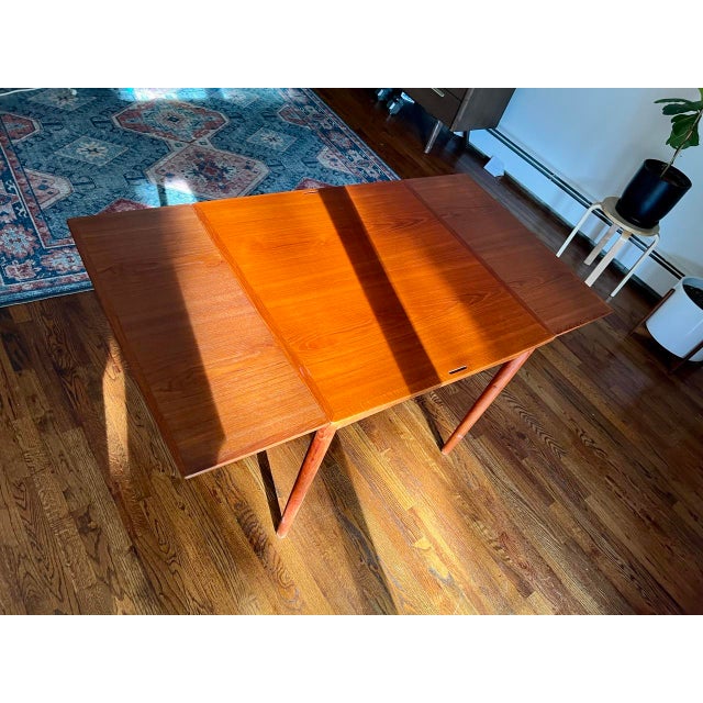 Hundevad Møbelfabrik Mid-Century Modern Poul Hundevad for Hundevad & Co. (Hu) Expanding Teak Dining Table and Two Matching Woven Paper Cord Chairs. Made in Denmark. For Sale - Image 4 of 14
