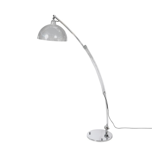 Mid-Century Modernist Extendable Arching Floor Lamp in Polished Chrome For Sale In New York - Image 6 of 12