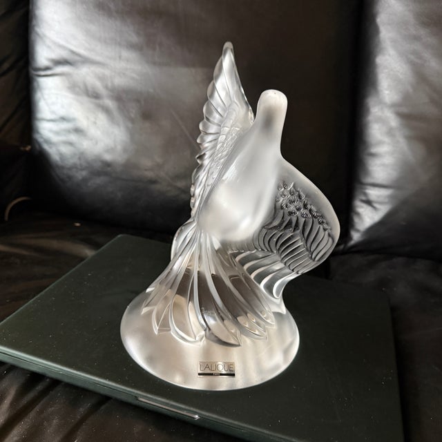 Lalique 1990s Lalique ‘Dea’ Dove Large Sculpture French Crystal Sculpture France Signed For Sale - Image 4 of 10