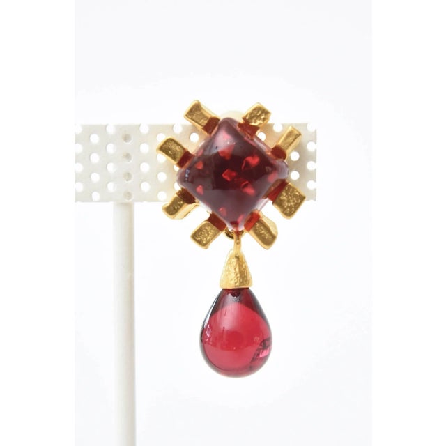 Andrew Springarn Red Gripoix Glass & Gold Plated Clip on Dangle Sculptural Earrings - 2 Pieces For Sale - Image 9 of 9
