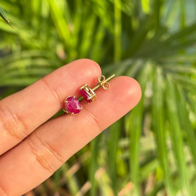 14k Solid Gold 1.82 Carat Natural Ruby Soliatire Stud Earrings for Her- A Pair For Sale - Image 11 of 15