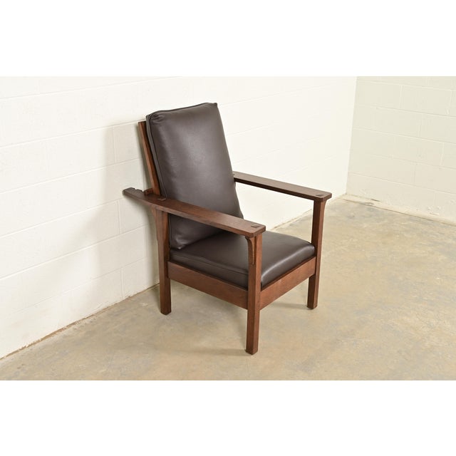 L. & J.G. Stickley, Inc. Lifetime Furniture Antique Mission Oak Arts & Crafts Open Arm Reclining Morris Lounge Chair, Circa 1910 For Sale - Image 4 of 12