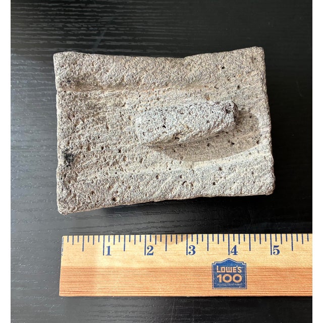 Gray Pre-Columbian Costa Rican Metate and Mano Volcanic Rock Grinding Stone For Sale - Image 8 of 11