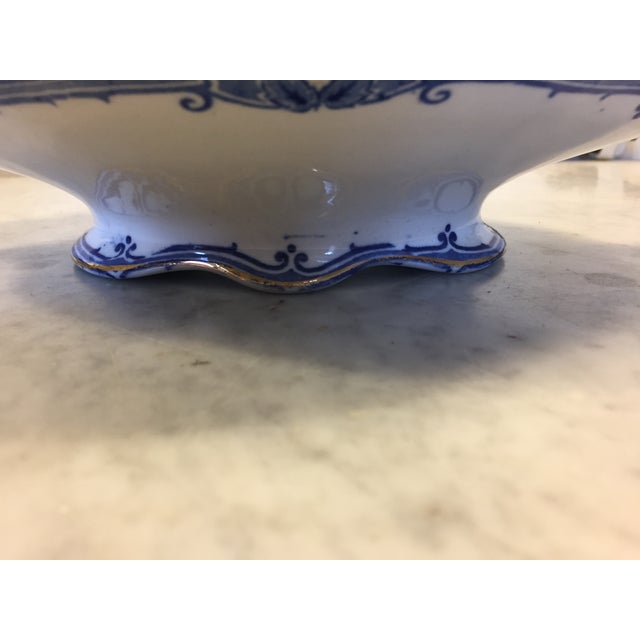 Late 19th Century Blue and White Transferware Lidded Vegetable Bowl in York Pattern by Keeling & Co For Sale - Image 4 of 4