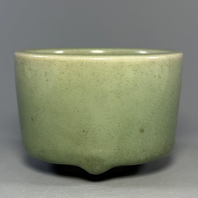 Chinese Vintage Chinese Longquan Celadon Cylindrical Tripod Censer, Collectible For Sale - Image 3 of 5