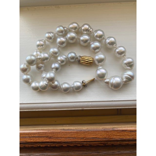 Vintage South Sea Baroque 18k Diamond Clasp Necklace For Sale - Image 13 of 15