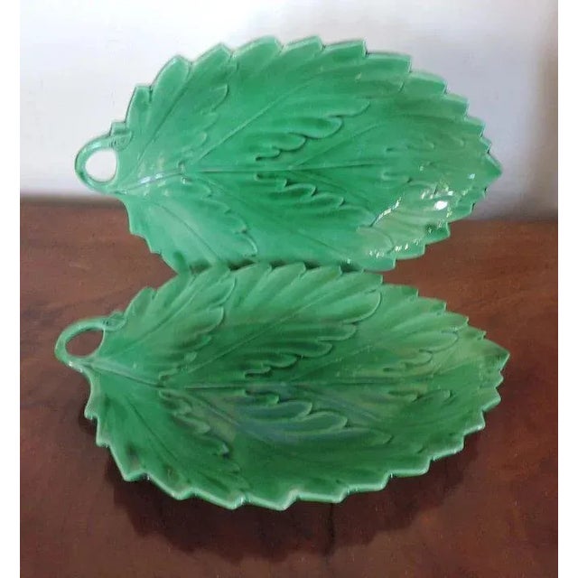 19th Century English Green Glazed Porcelain Leaf Dishes - Set of 3 For Sale In New York - Image 6 of 11