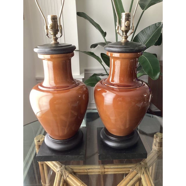 Black Late 20th Century Visual Comfort Caramel Glazed Ceramic Table Lamps – Pair on Black Wood Bases For Sale - Image 8 of 10