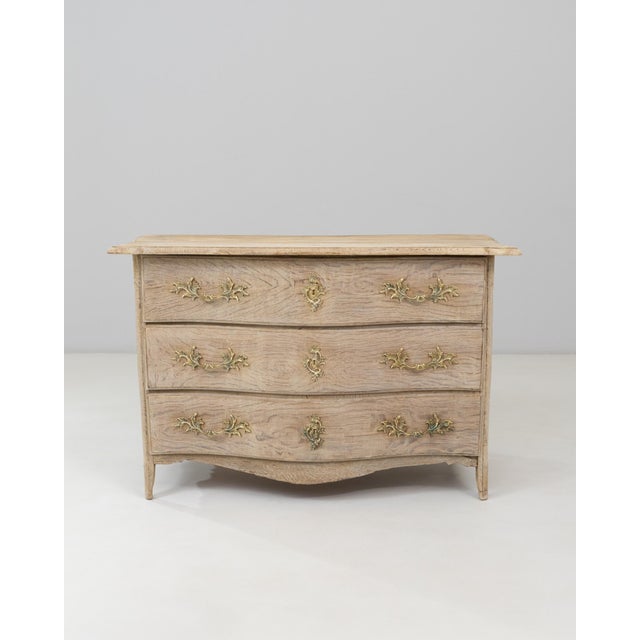 19th Century French Louis XV Oak Chest Of Drawers For Sale - Image 4 of 18