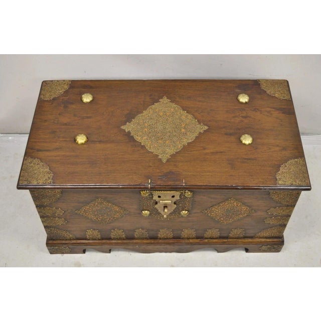 English Antique Anglo Indian Oak Wood & Brass Mounted Coffer Blanket Chest Trunk For Sale - Image 3 of 16