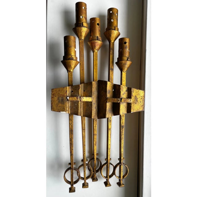 Brutalist Wrought Iron Spanish Wall Sconce in Gilt Tole For Sale - Image 4 of 11
