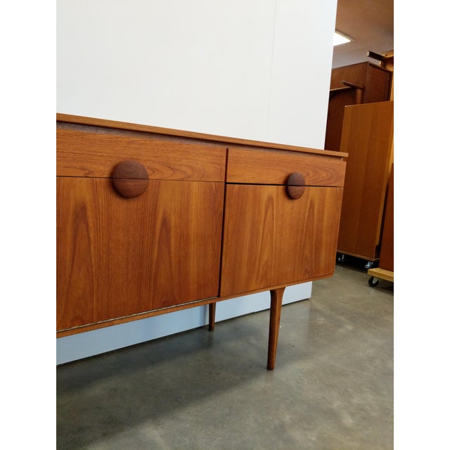 Vintage Mid Century Modern Teak Credenza by Austinsuite, Attributed For Sale - Image 9 of 11