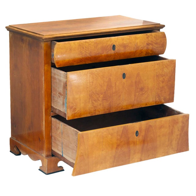 Antique German Biedermeier Honey Toned Maple Chest of Drawers For Sale In Los Angeles - Image 6 of 7