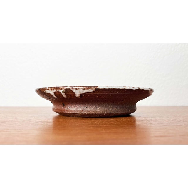 Mid-Century Modern Danish Studio Pottery Bowl or Wall Plate from Jim & Henny Waldorff, Svaneke, Bornholm, 1960s For Sale - Image 4 of 17