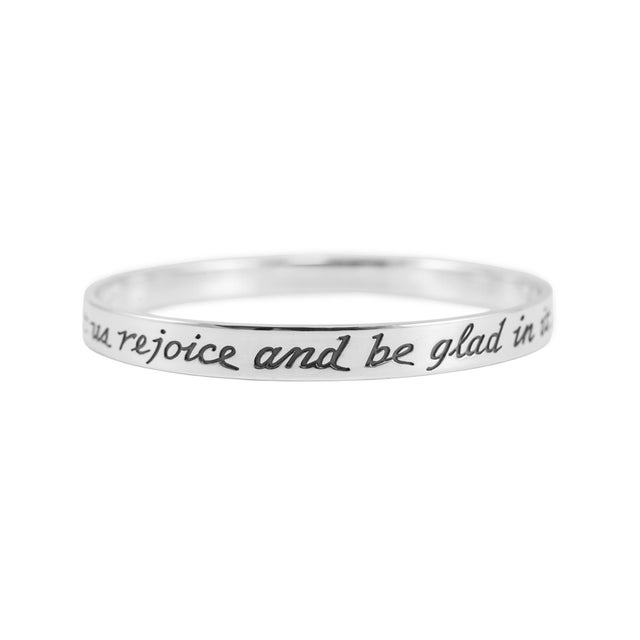 Brand: James Avery Gender: Ladies Metal Type: 925 Silver Thickness: 6.64 mm Width: 8.00 inches Weight: 25.90 grams JAMES...