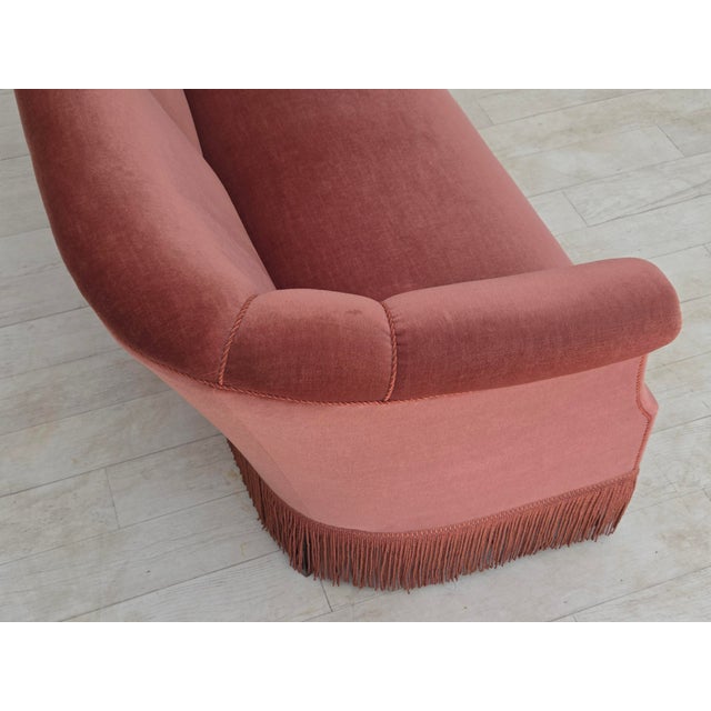 1960s Danish 2-Seater Sofa in Pink Velour, 1960s For Sale - Image 5 of 18