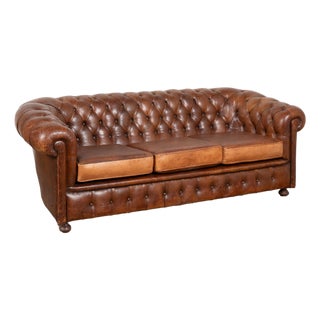 20th Century Spanish Brown Vintage Leather Chesterfield Sofa For Sale