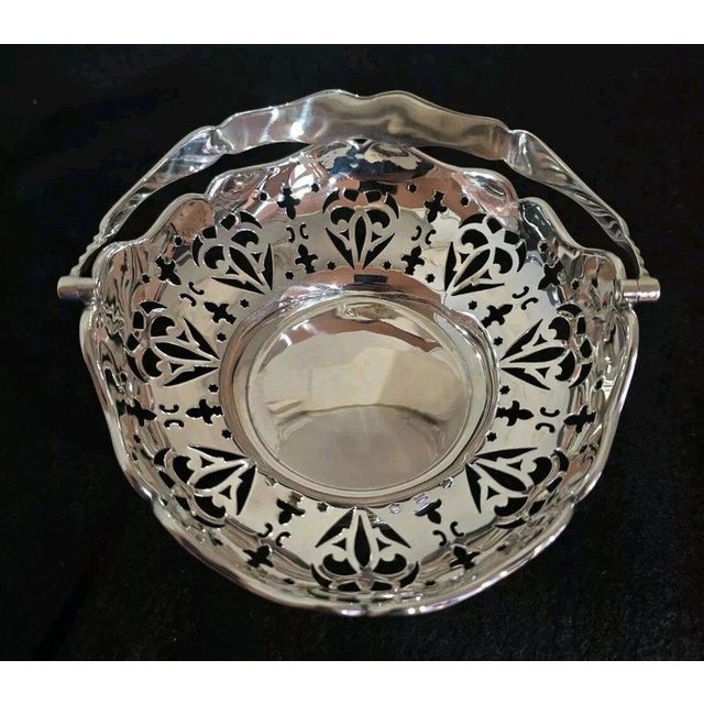 Antique Sterling Silver Swing Handle Basket, 1913 For Sale - Image 3 of 18