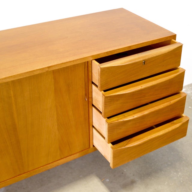 1950s Deutsche Werkstätten Hellerau Oak Sideboard Designed by Franz Ehrlich For Sale - Image 15 of 17